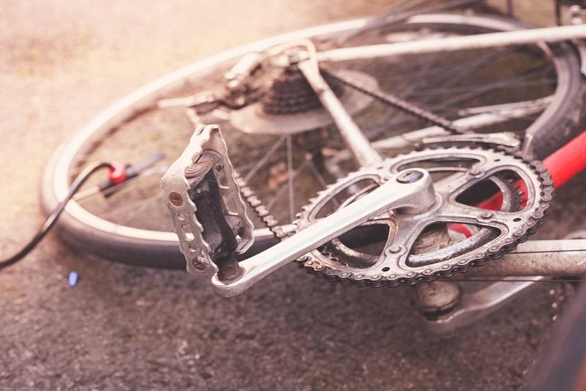 Umyte felgi rowerowe oraz doczyszczenie szprych rowerowych jest jednym z ostatnich etapów konserwacji roweru.