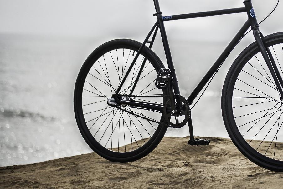 Przerzutki w piaście mogą być nawet 7, 11 i 14-biegowe, co daje duży zakres zmiany przełożeń. Przekładnia rowerowa Shimano Nexus 7 albo Alfine nie wymagają częstego serwisowania.