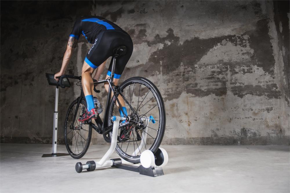 Trenażer rowerowy i Strava - jak zadbać o odpowiednie działanie aplikacji podczas treningu?