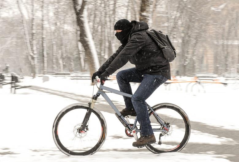 rowerzysta zimą