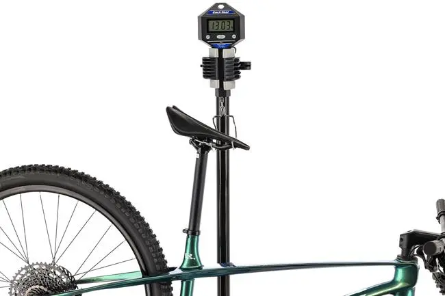 Waga oweru Corratec Revo BOW waży około 13 kg.