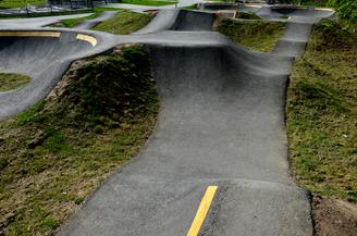 Jak i dlaczego warto jeździć po pumptrackach? | CentrumRowerowe.pl
