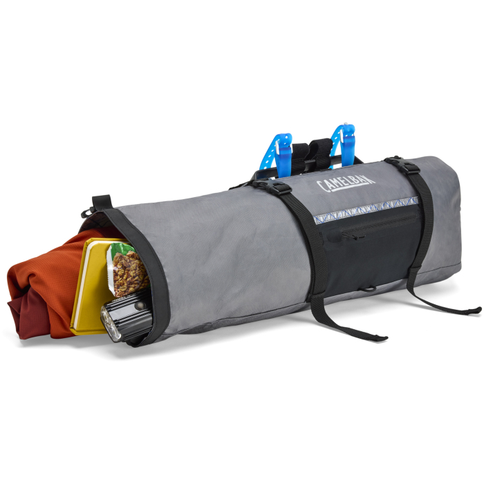 Zdjęcie otwartej torby Camelbak.