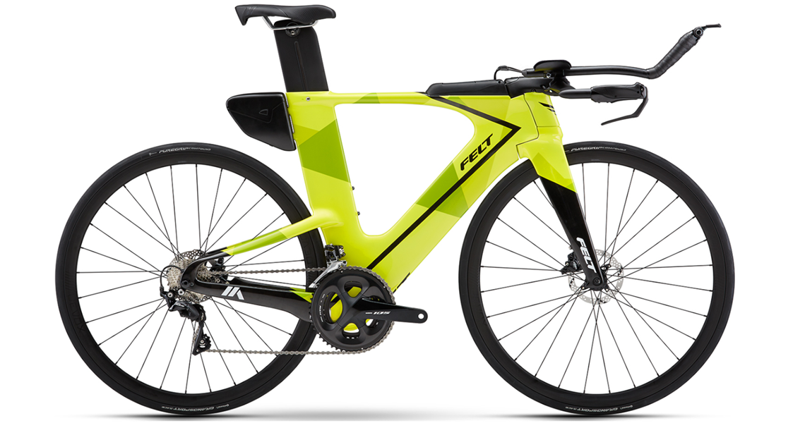 Zielony rower triathlonowy marki Felt widziany z boku.