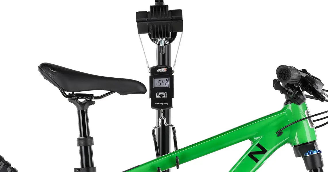 Rower młodzieżowy Marin Rift Zone JR 26 waży około 15,42 kg.