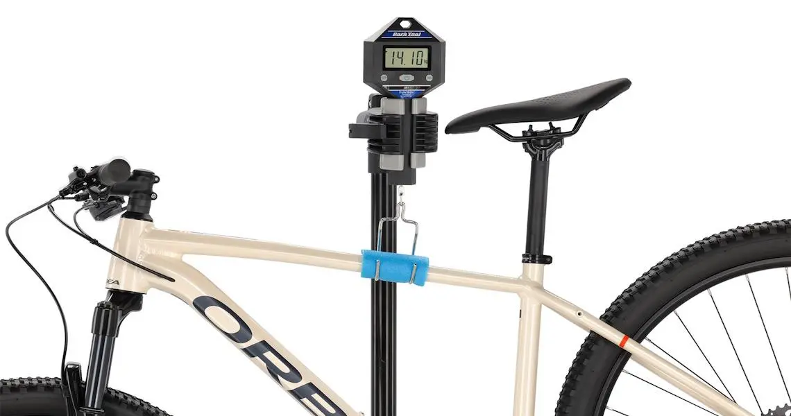 Waga roweru Orbea Onna 29 20 w wersji z ramą L wynosi 14,10 kg.