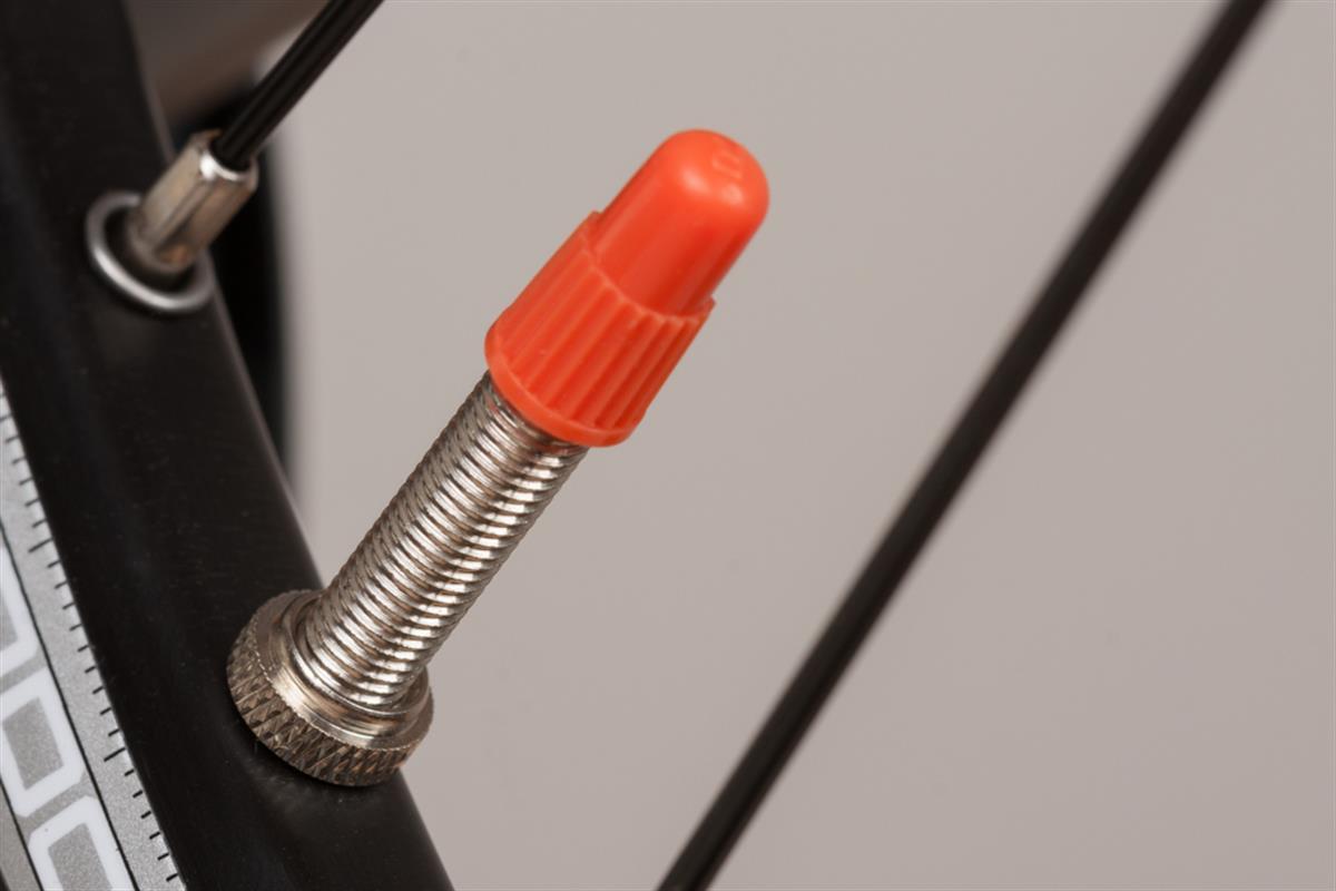presta valve bike tire