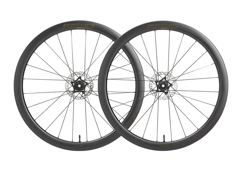 Komplet kół FFWD RYOT44 IISET FCC