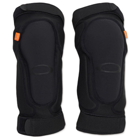 Ochraniacze na kolana OAKLEY Drop in D3O