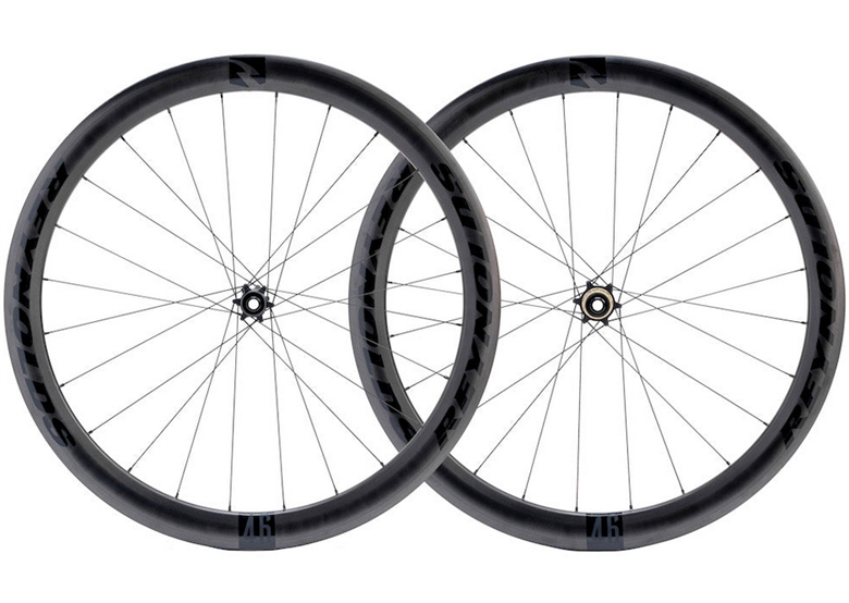 Komplet kół REYNOLDS AR 46