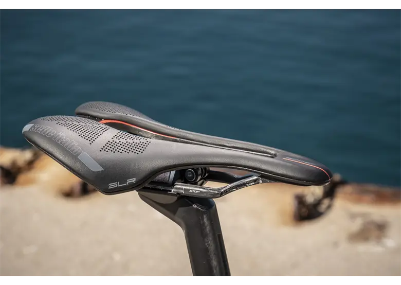 Siodełko SELLE ITALIA SLR Boost Kit Carbonio Superflow